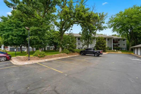 1801 113th Avenue Nw #106, Coon Rapids, MN 55433