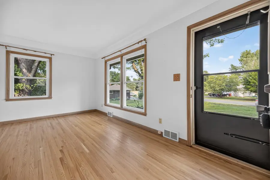 1220 Frisbie Avenue, Maplewood, MN 55109 - #3