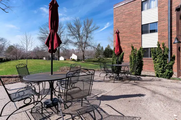 4 Pine Tree Drive #110, Arden Hills, MN 55112