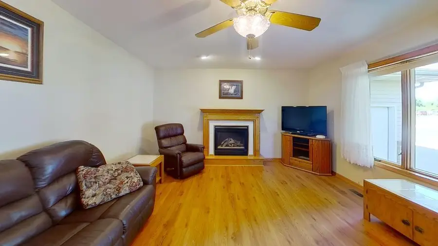 401 S Bruce Street S, Marshall, MN 56258 - #2
