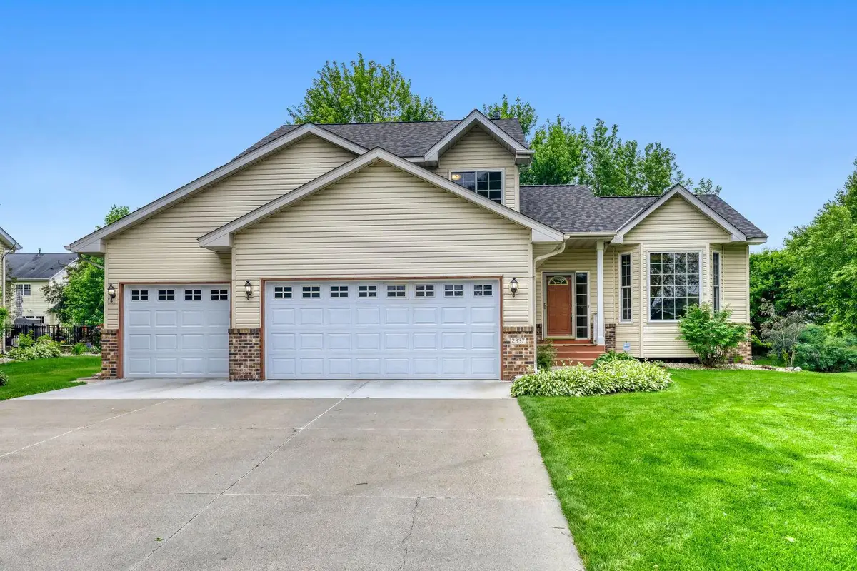 2337 Manuela Drive, Chaska, MN 55318 - #1