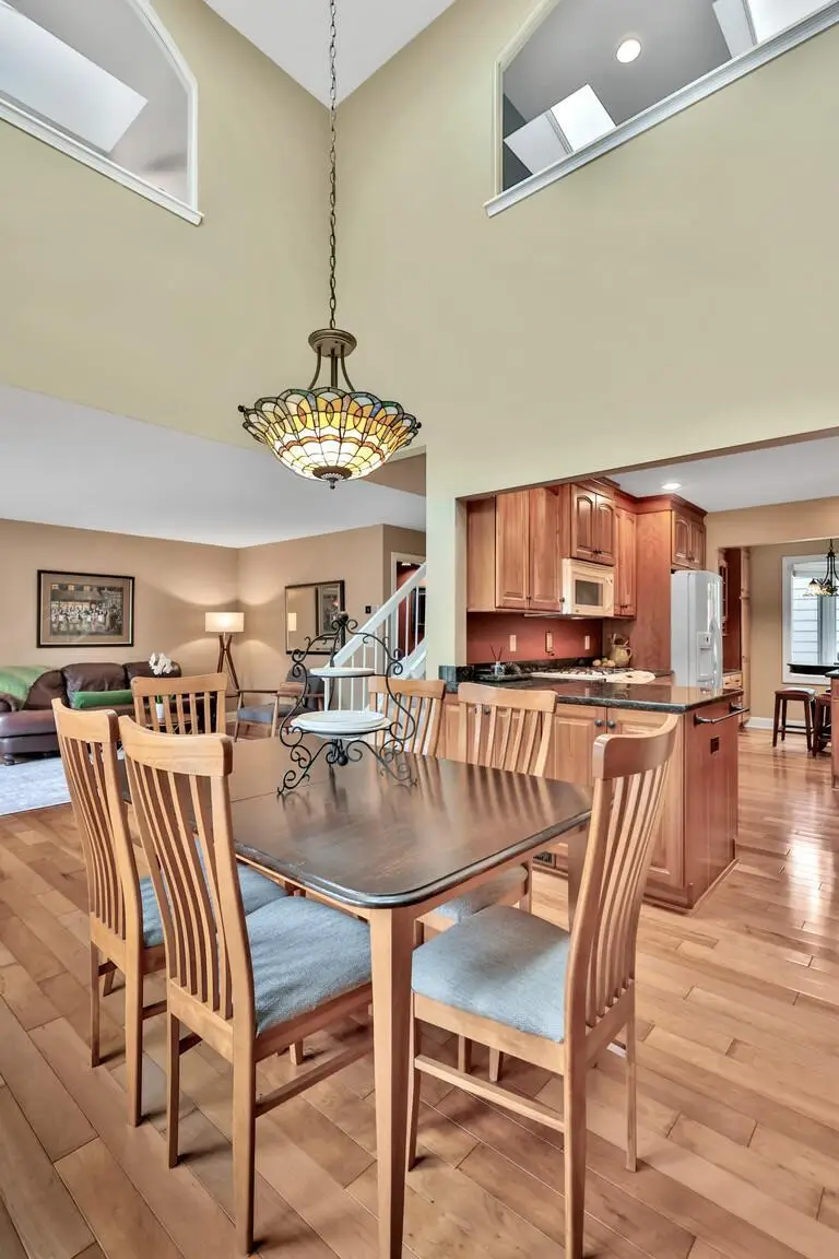 8264 Kingslee Road, Bloomington, MN 55438 - #3