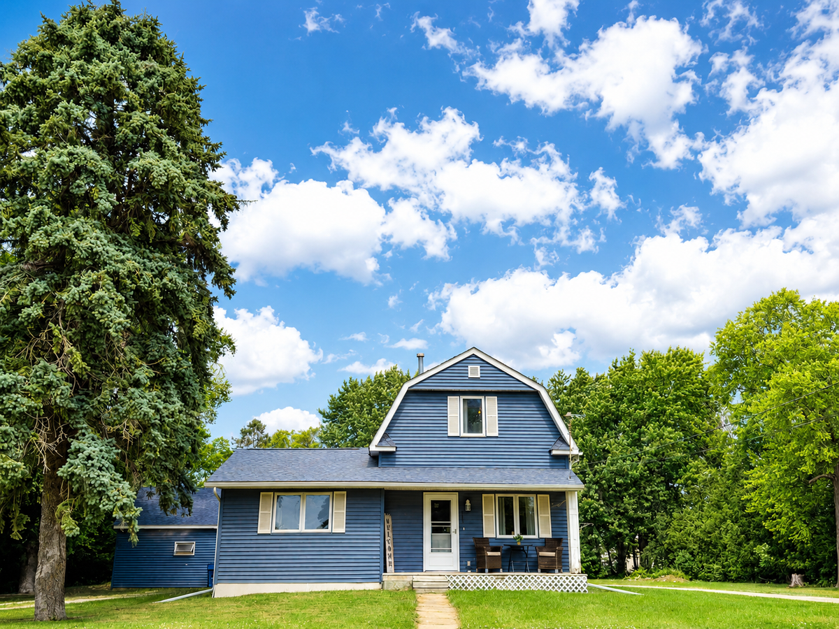 908 E Main Street, Dodge Center, MN 55927 - #1