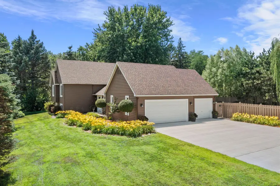 9040 E Sunrise Circle, Eden Prairie, MN 55347 - #3