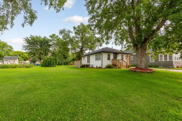 304 20th Street Nw, Faribault, MN 55021