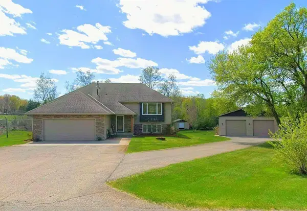 24450 Fallbrook Avenue, Forest Lake, MN 55025