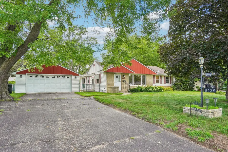 8438 Park Avenue S, Bloomington, MN 55420 - #2
