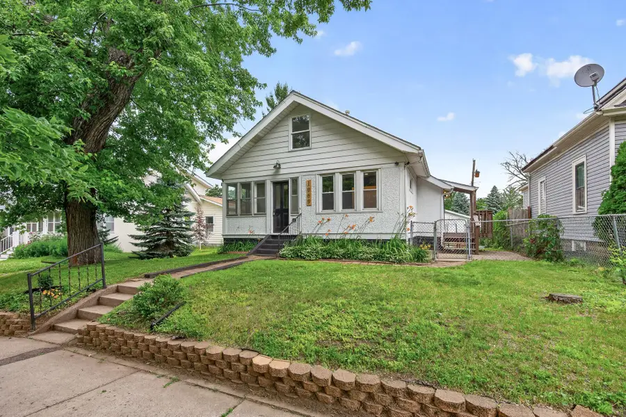1069 Minnehaha Avenue W, Saint Paul, MN 55104 - #2