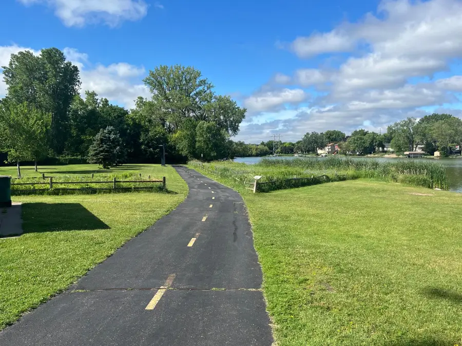 4207 Lakeside Avenue N #122, Brooklyn Center, MN 55429 - #3