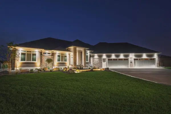 992 Mulberry Lane, West Fargo, ND 58078