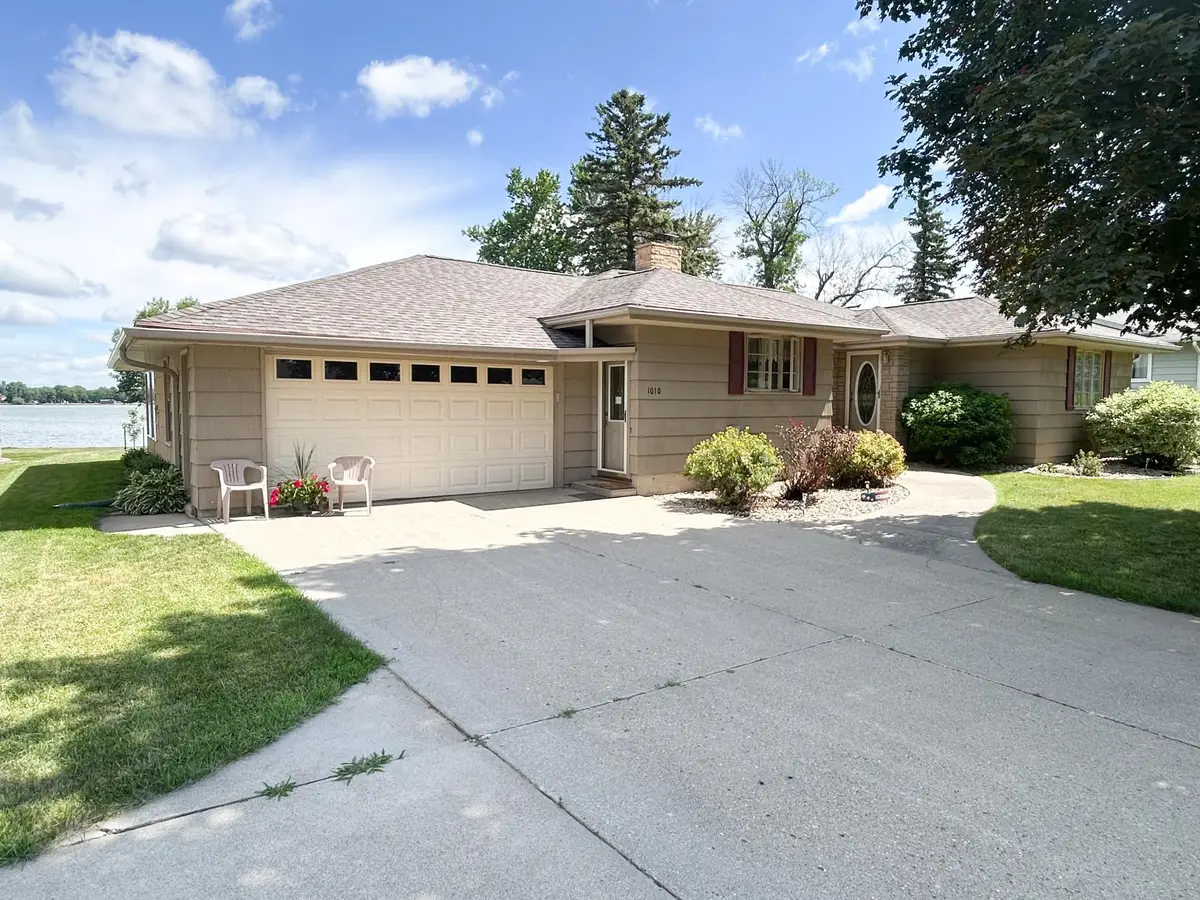 1010 S Shore Drive, Worthington, MN 56187 - #1