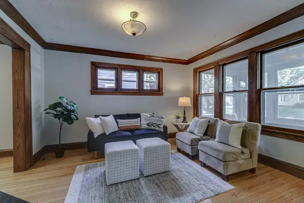 2954 Queen Avenue N, Minneapolis, MN 55411
