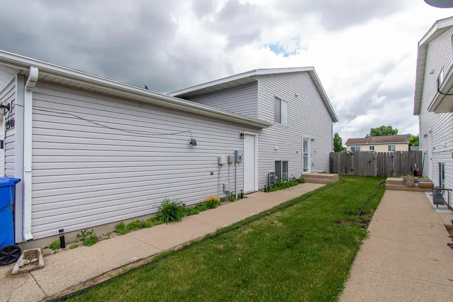 2906 Dakota Park Circle S, Fargo, ND 58104 - #2