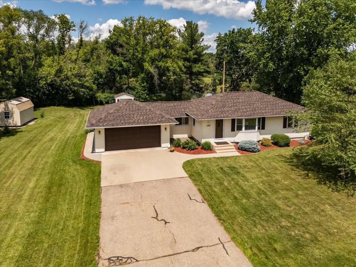 1305 25th Street Se, Rochester, MN 55904 - #1