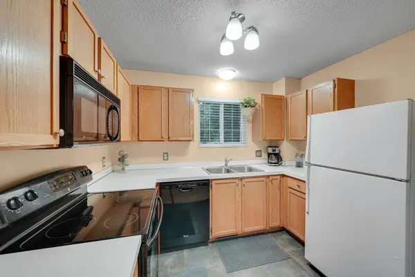 9084 Terra Verde Trail, Eden Prairie, MN 55347