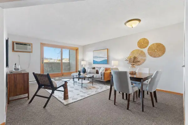 2425 E Franklin Avenue #212, Minneapolis, MN 55406