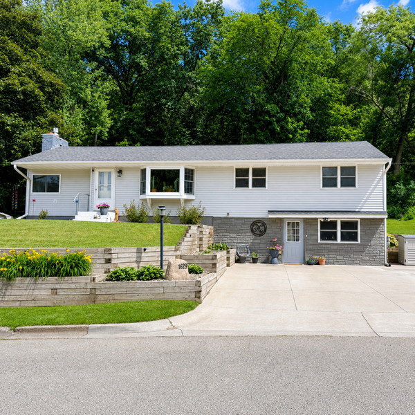1629 Poplar Drive, Red Wing, MN 55066