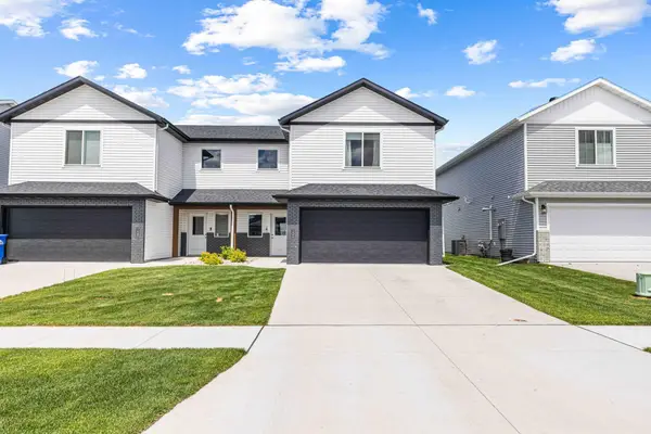 1445 68th Avenue S, Fargo, ND 58104