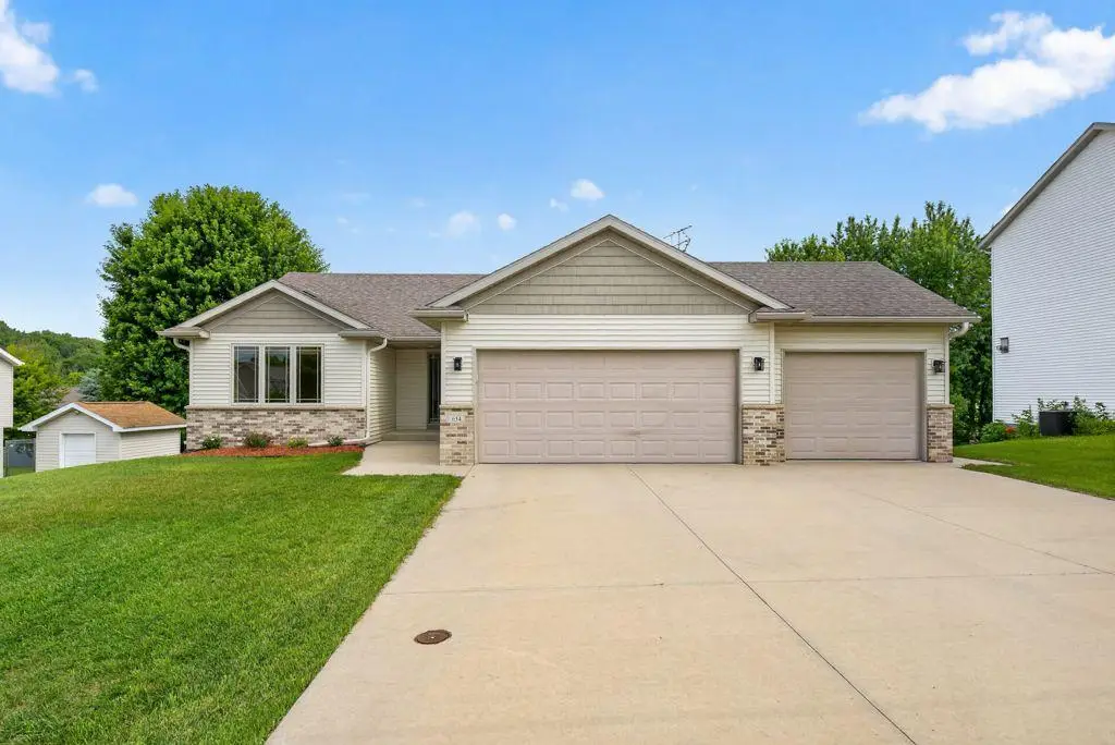 634 8th Street Sw, Pine Island, MN 55963 - #1