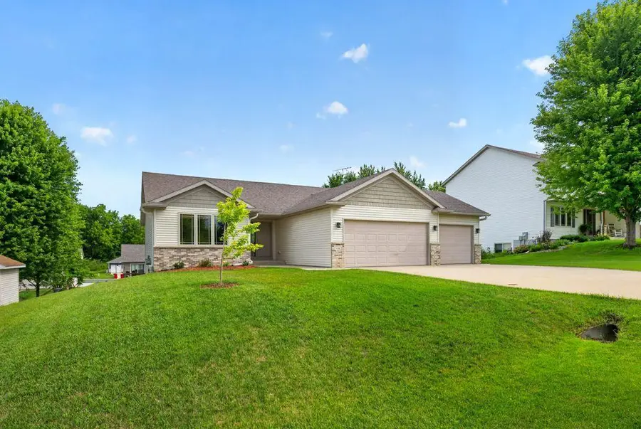 634 8th Street Sw, Pine Island, MN 55963 - #2