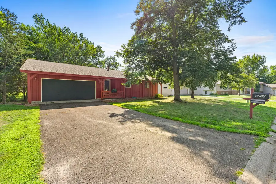 4212 Desoto Street, Vadnais Heights, MN 55127 - #2