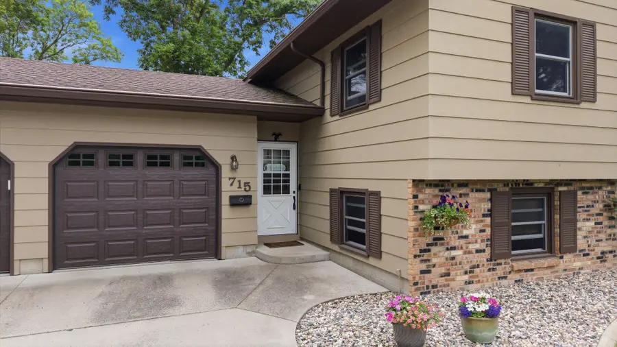 715 Sunset Street Sw, Hutchinson, MN 55350 - #2