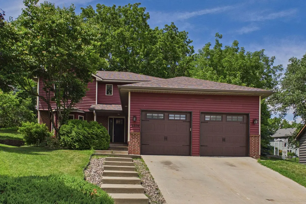2209 Beacon Drive Sw, Rochester, MN 55902 - #1