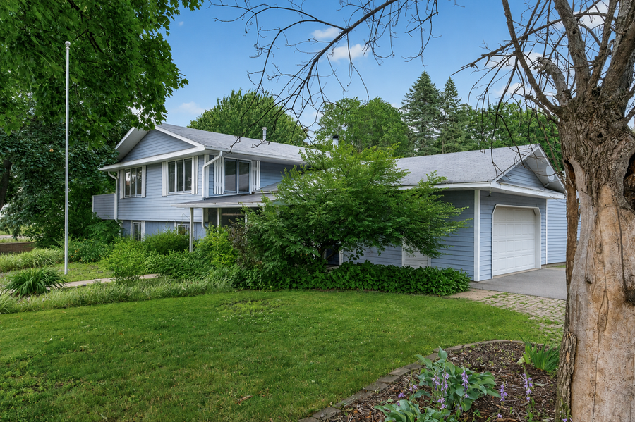 2330 Charles Street N, North Saint Paul, MN 55109 - #2