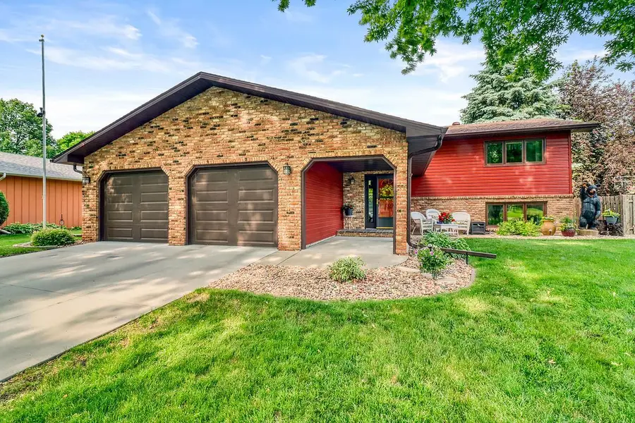 3907 3rd Street S, Moorhead, MN 56560 - #2