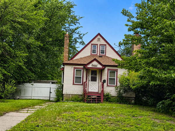 5311 Knox Avenue N, Brooklyn Center, MN 55430