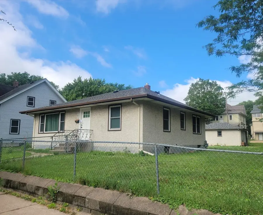 985 Bradley Street, Saint Paul, MN 55130 - #3