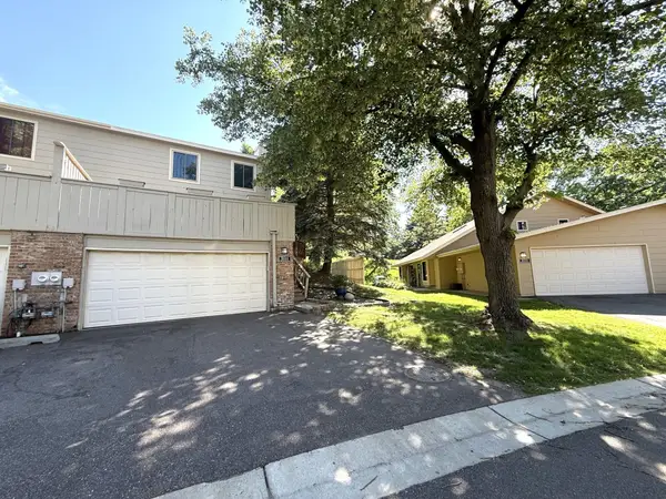2111 Kings Valley Road W, Golden Valley, MN 55427