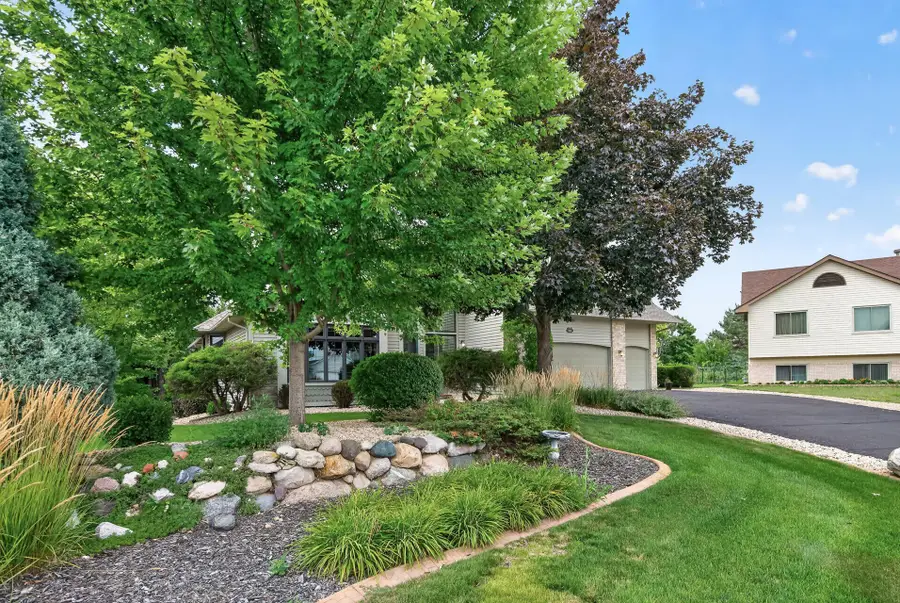 1505 Blackhawk Ridge Way, Eagan, MN 55122 - #2