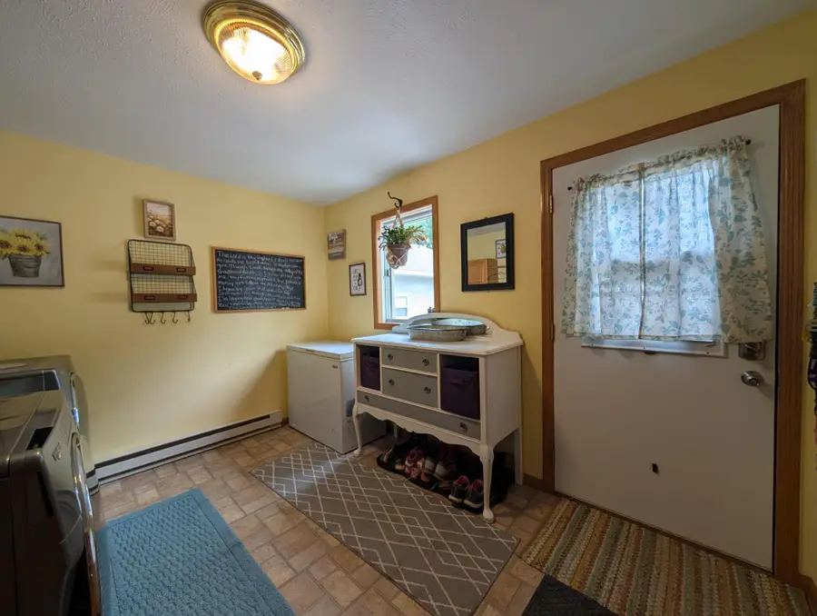 111 E Lyon Street, Minneota, MN 56264 - #2