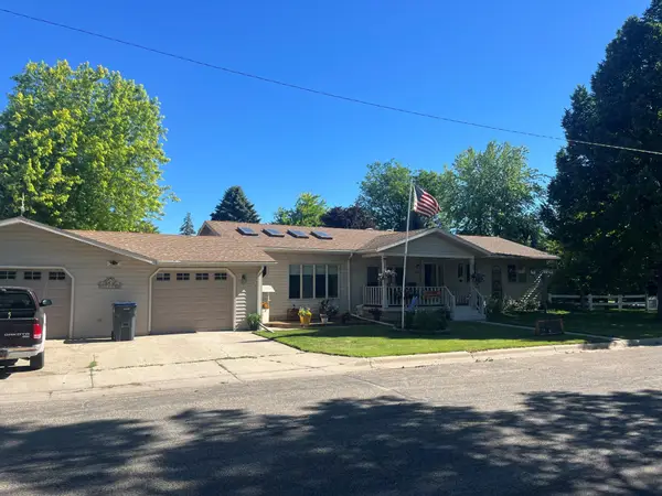 301 5th Street Sw, Hankinson, ND 58041