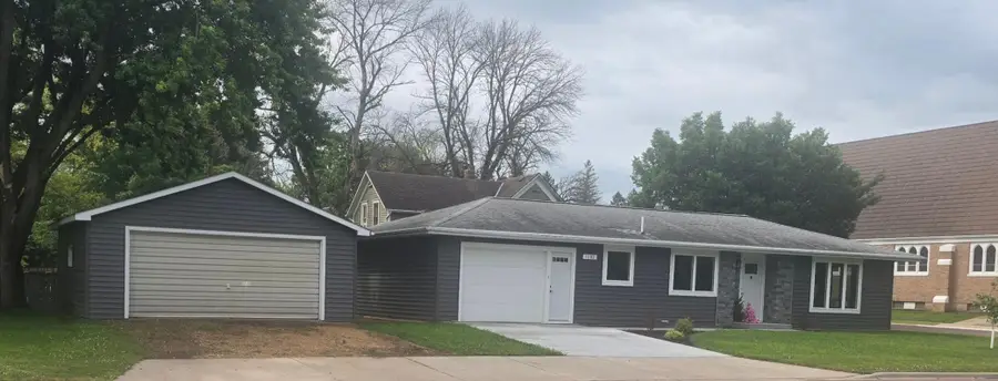 1502 2nd Avenue, Mountain Lake, MN 56159 - #2