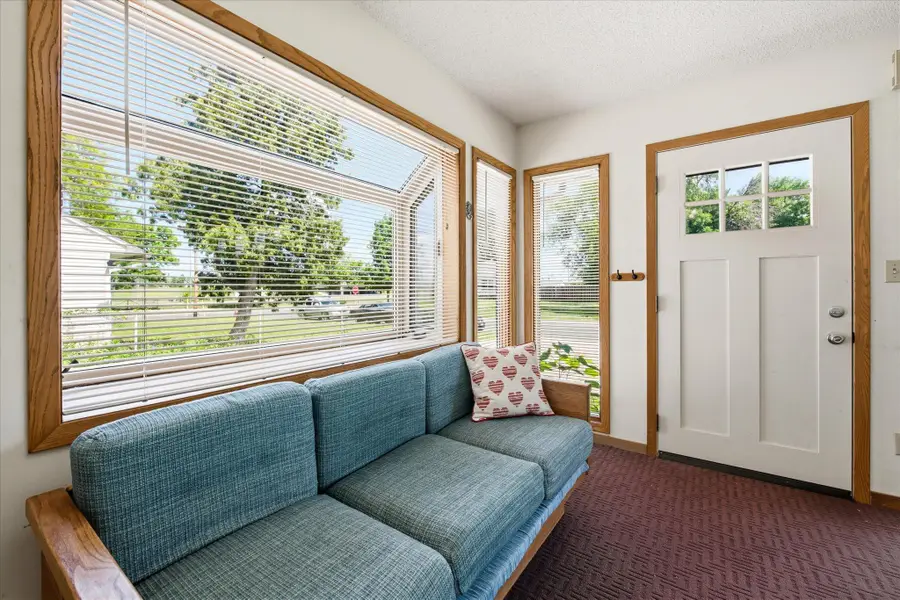 5625 Hillsview Road, Brooklyn Center, MN 55430 - #3