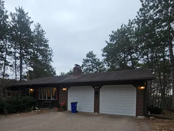 1374 Pine View Trail, Houlton, WI 54082