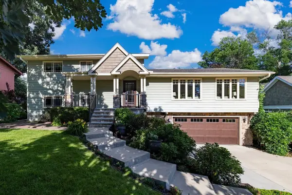 4011 Grimes Avenue S, Edina, MN 55416