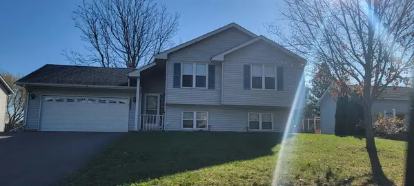 3237 Belmar Drive, Vadnais Heights, MN 55127