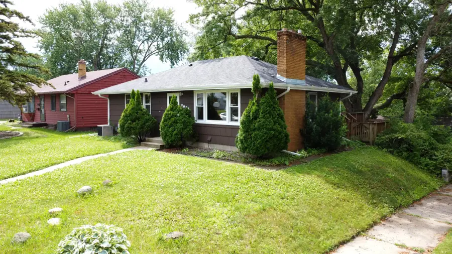 2022 Hyacinth Avenue E, Saint Paul, MN 55119 - #2