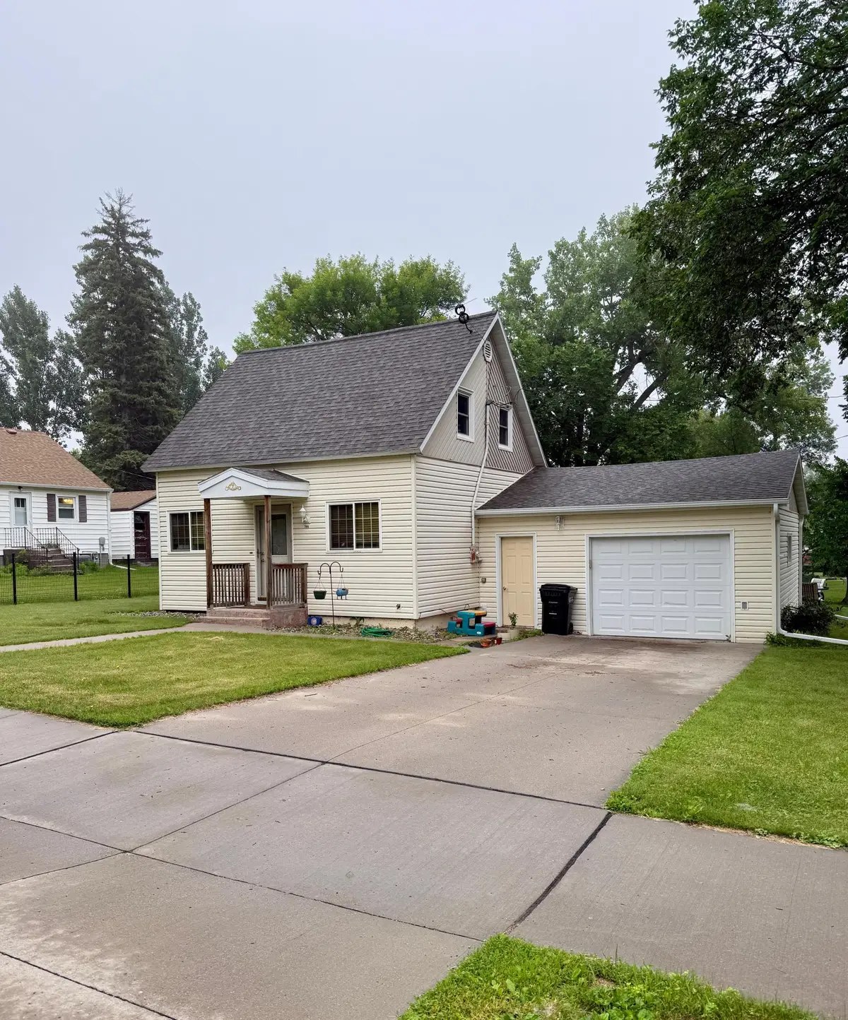 744 5th Avenue Nw, Valley City, ND 58072 - #1