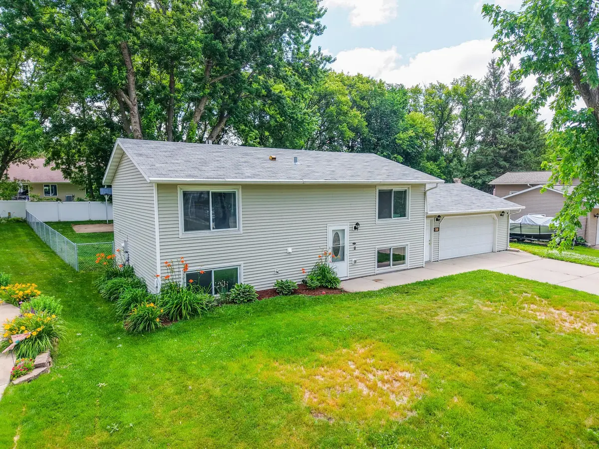 411 11th Avenue Se, Faribault, MN 55021 - #1
