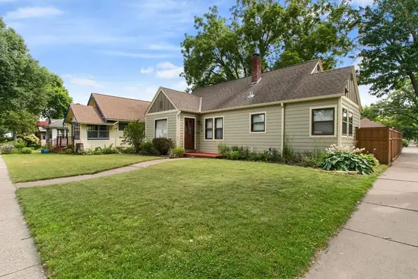 418 Brimhall Street, Saint Paul, MN 55105