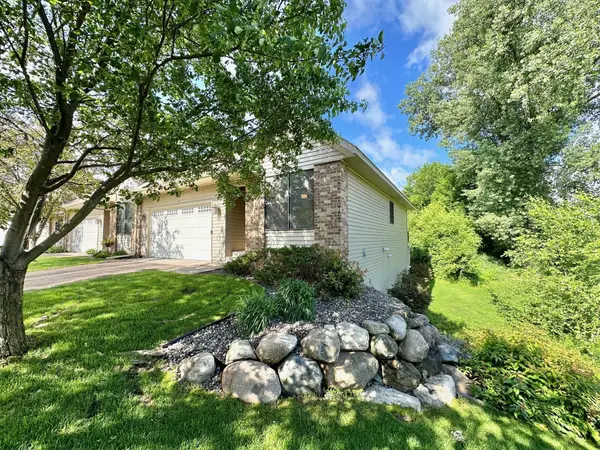 2734 Lindsey Court, New Brighton, MN 55112
