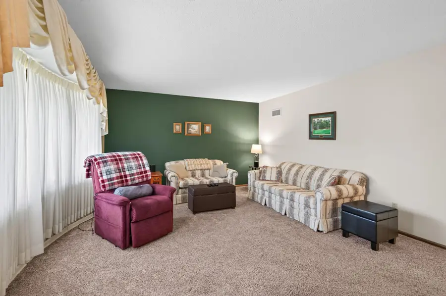 1589 Crest Drive, Chaska, MN 55318 - #3