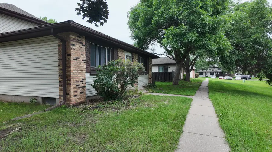 6416 83rd Court N, Brooklyn Park, MN 55445 - #3