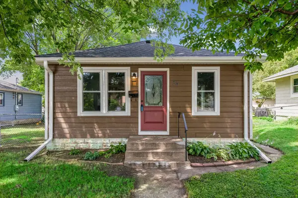 34 14th Avenue N, Hopkins, MN 55343