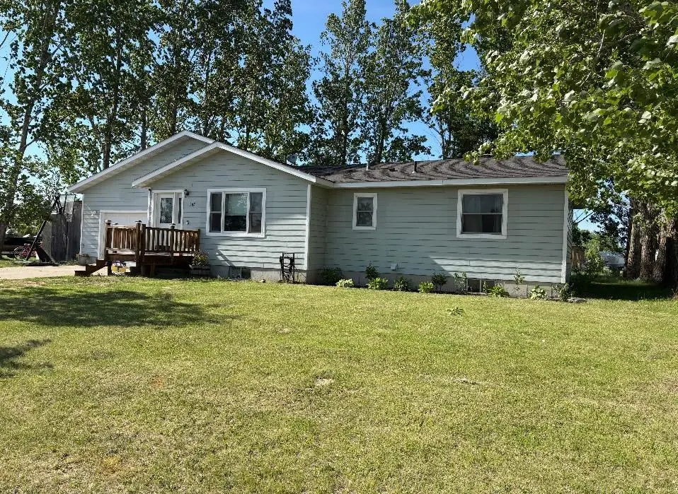 305 Lincoln Court Sw, Warroad, MN 56763 - #1