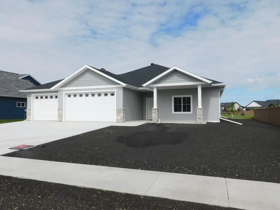 4203 Pine Parkway S, Fargo, ND 58104 - #2
